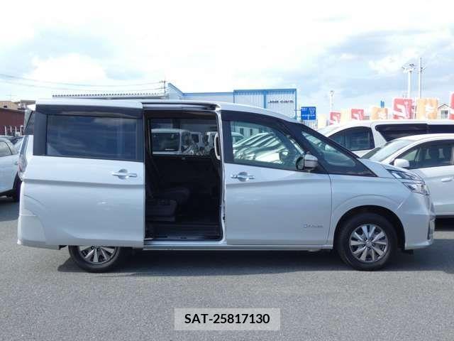 Nissan SERENA 2018-01 201398-5
