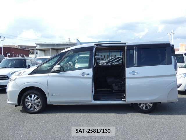 Nissan SERENA 2018-01 201398-7