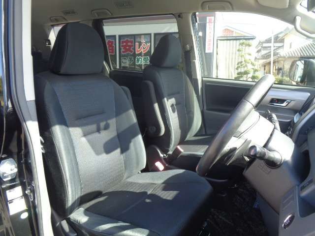 Toyota VOXY 2008-09 182061-10