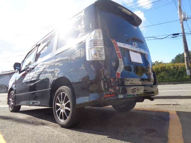 Toyota VOXY 2008-09 182061-6