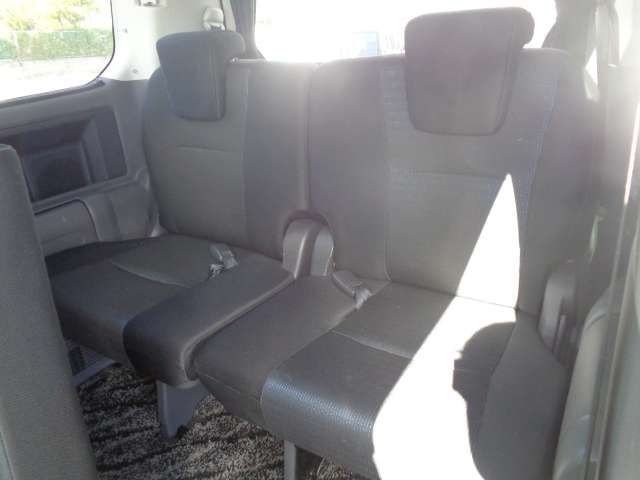 Toyota VOXY 2008-09 182061-13