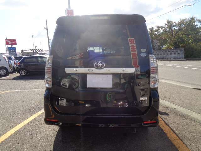 Toyota VOXY 2008-09 182061-5