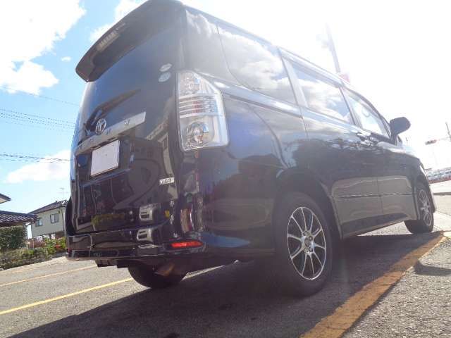 Toyota VOXY 2008-09 182061-4