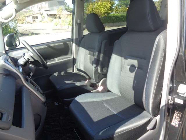 Toyota VOXY 2008-09 182061-11