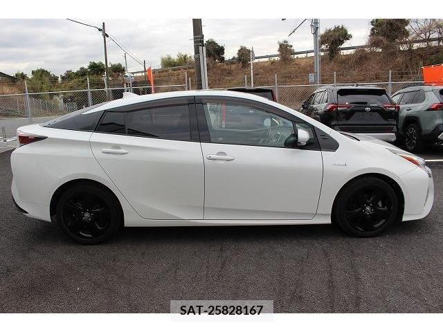 Toyota PRIUS 2016-01 223954-6