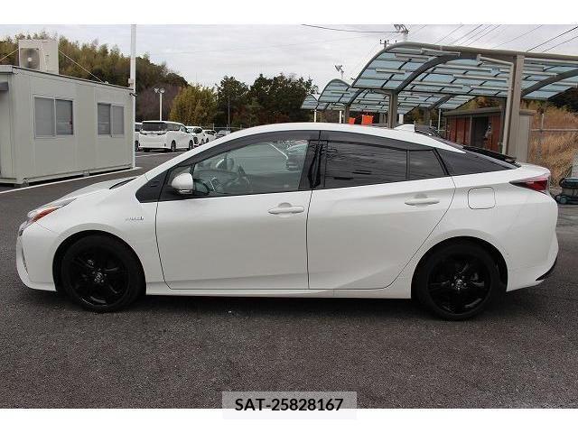 Toyota PRIUS 2016-01 223954-8