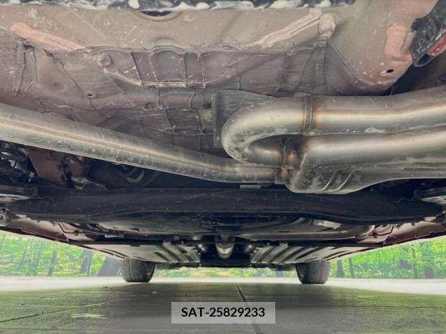 Suzuki SWIFT 2022-09 242304-19