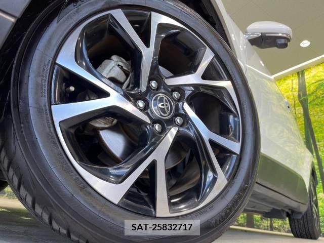 Toyota C-HR 2017-08 357775-12