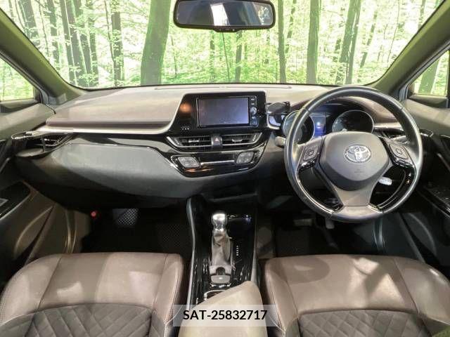 Toyota C-HR 2017-08 357775-1