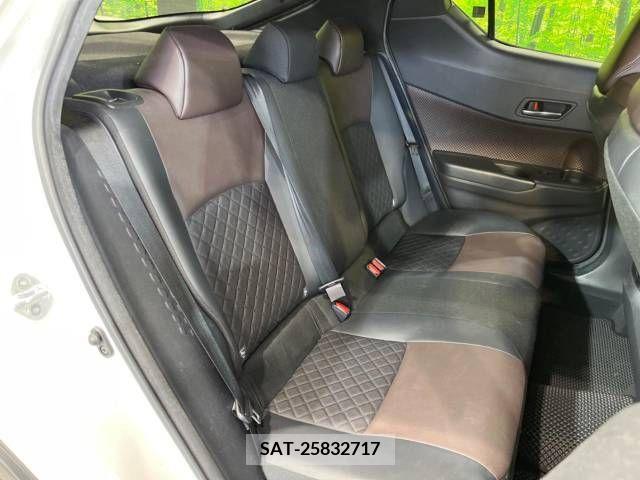 Toyota C-HR 2017-08 357775-9