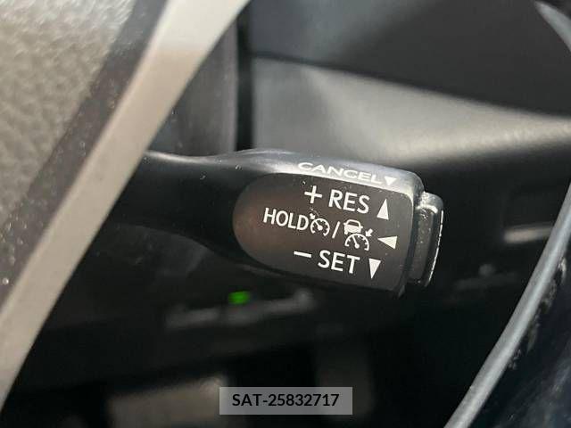 Toyota C-HR 2017-08 357775-5
