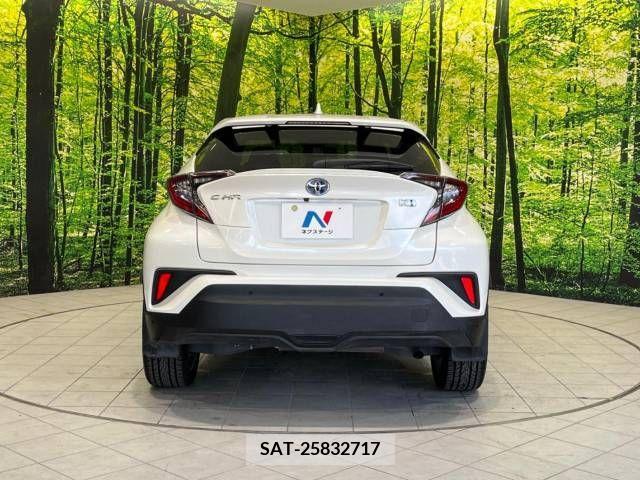 Toyota C-HR 2017-08 357775-15