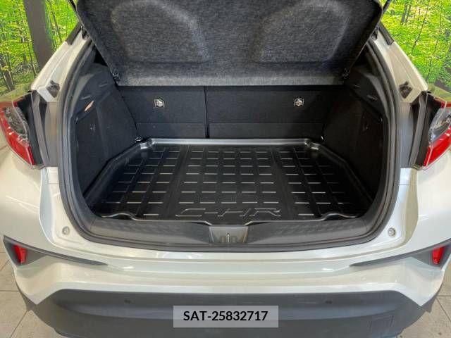 Toyota C-HR 2017-08 357775-13