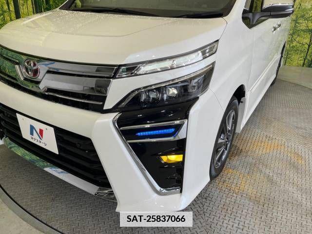 Toyota VOXY 2021-10 385163-12