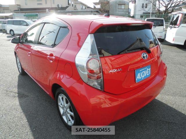 Toyota AQUA 2012-11 255906-2