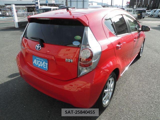 Toyota AQUA 2012-11 255906-4