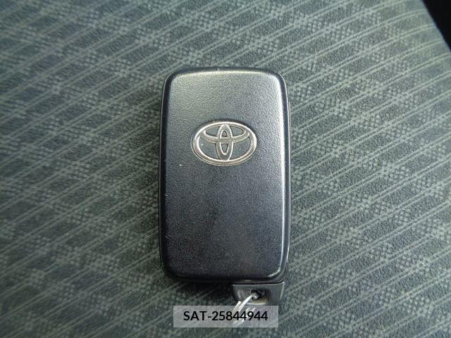 Toyota RACTIS 2012-04 366863-28
