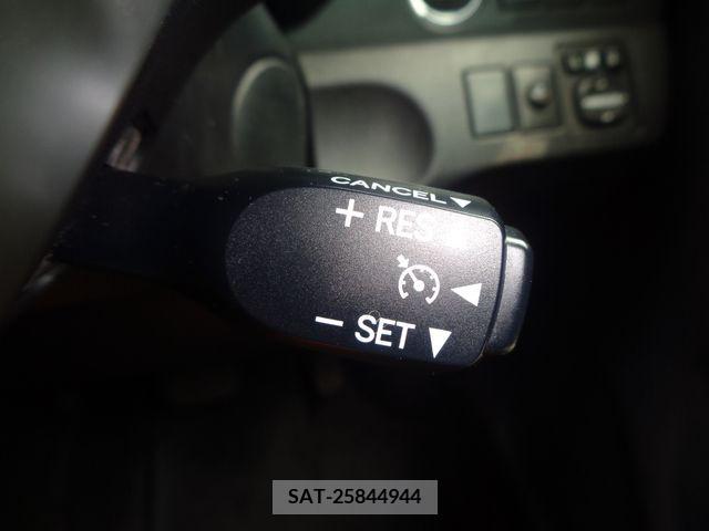 Toyota RACTIS 2012-04 366863-23
