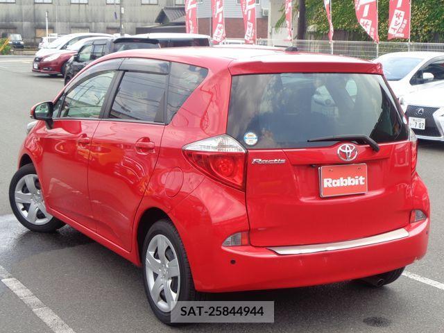 Toyota RACTIS 2012-04 366863-8