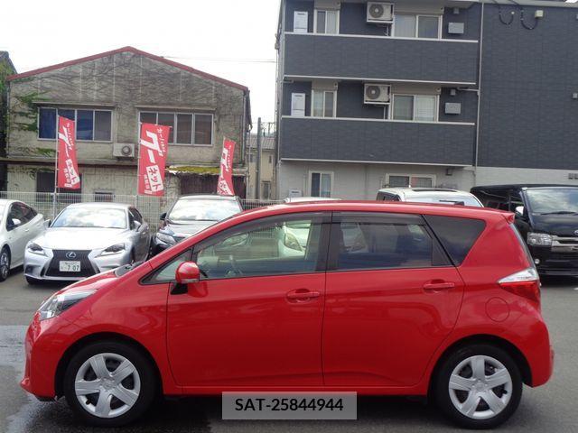 Toyota RACTIS 2012-04 366863-7