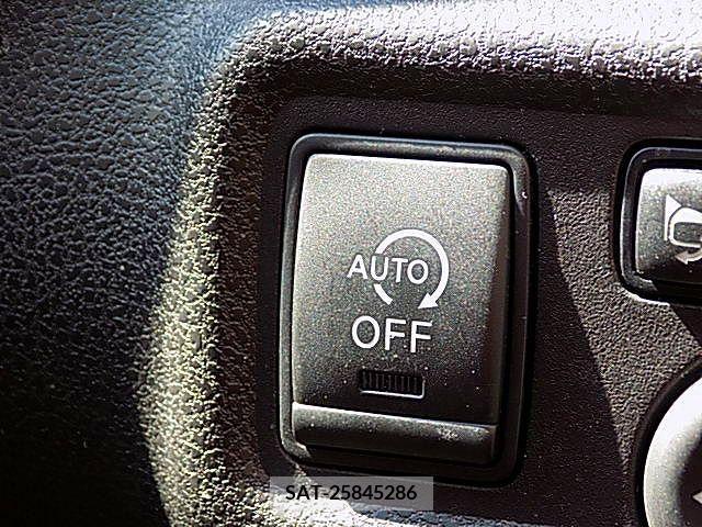 Nissan NOTE 2014-09 215064-4