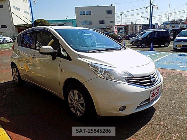 Nissan NOTE 2014-09 215064-6