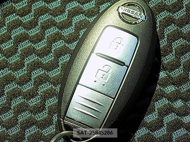 Nissan NOTE 2014-09 215064-11