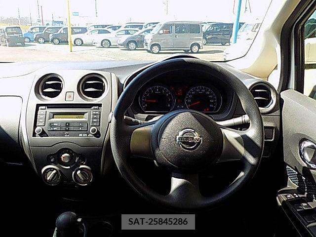 Nissan NOTE 2014-09 215064-1