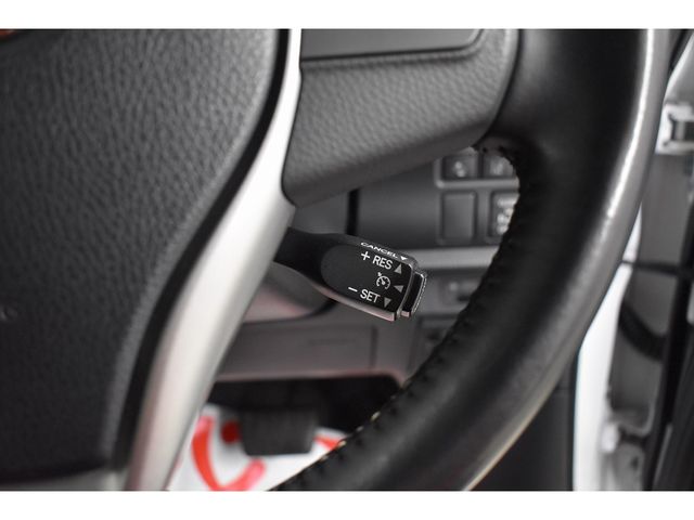 Toyota NOAH 2019-03 193744-7