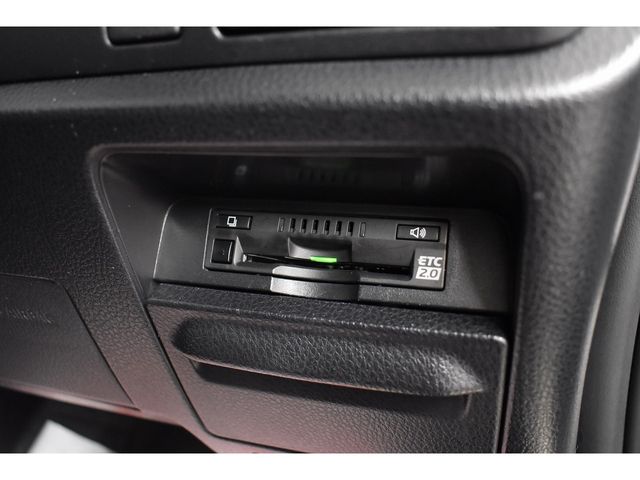 Toyota NOAH 2019-03 193744-6