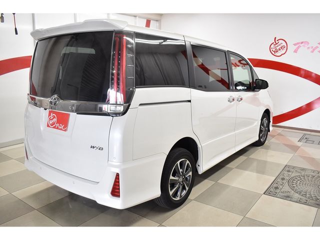 Toyota NOAH 2019-03 193744-20