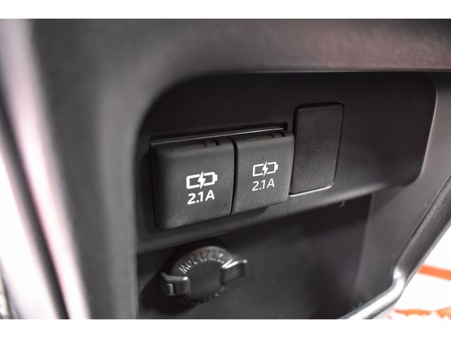 Toyota NOAH 2019-03 193744-18