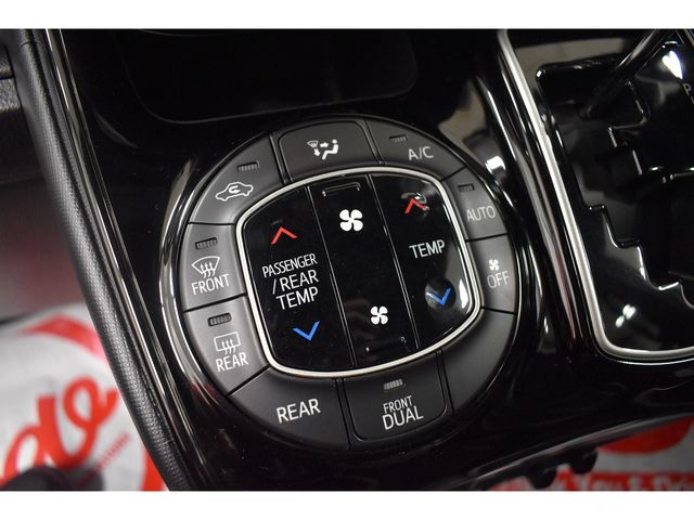 Toyota NOAH 2019-03 193744-16