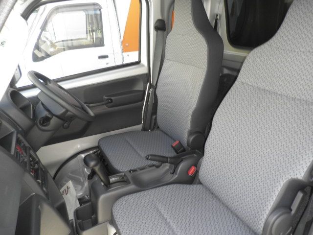 Suzuki CARRY TRUCK 2018-05 11556-6