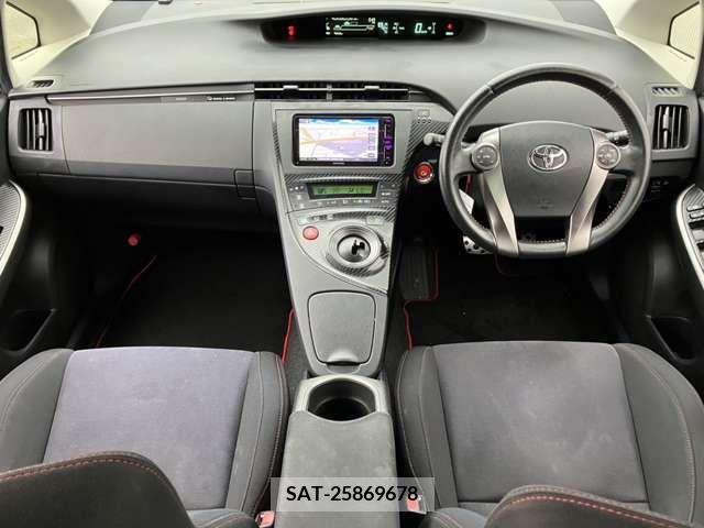 Toyota PRIUS 2014-11 366307-11