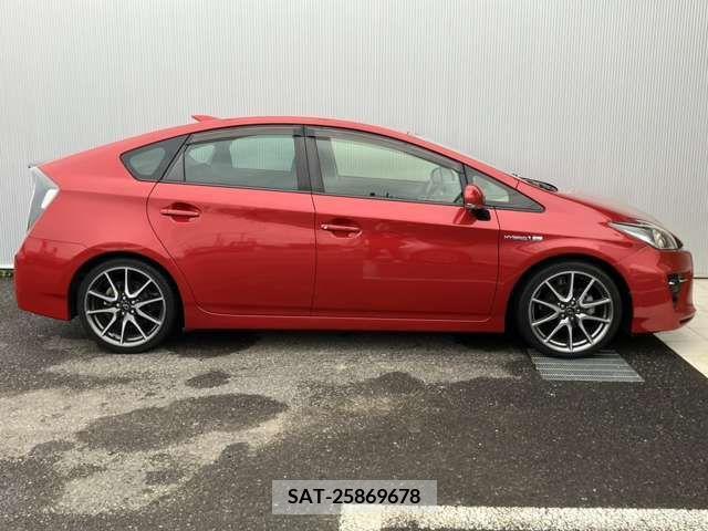 Toyota PRIUS 2014-11 366307-7