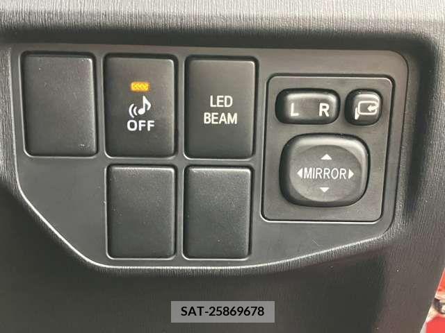 Toyota PRIUS 2014-11 366307-15