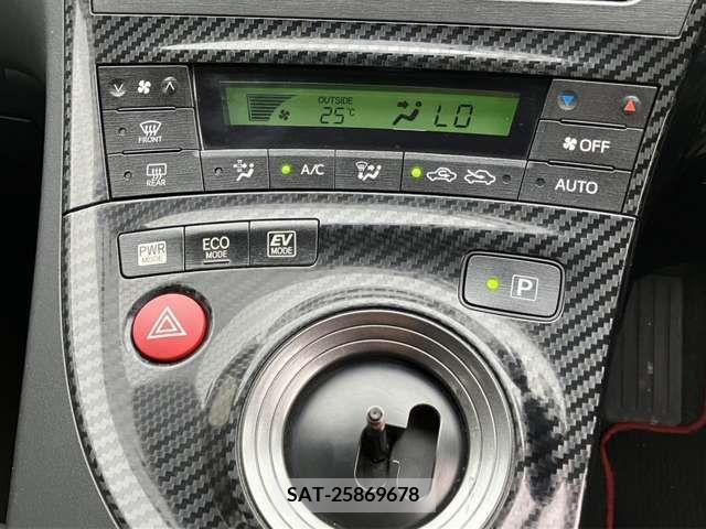 Toyota PRIUS 2014-11 366307-17