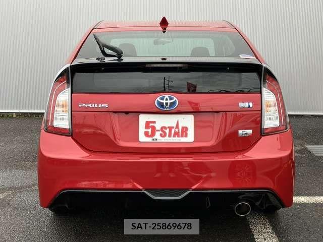 Toyota PRIUS 2014-11 366307-8