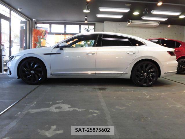 VolksWagen ARTEON 2020-08 290321-4