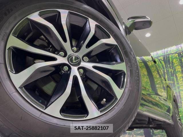 Lexus NX 2015-06 334330-13