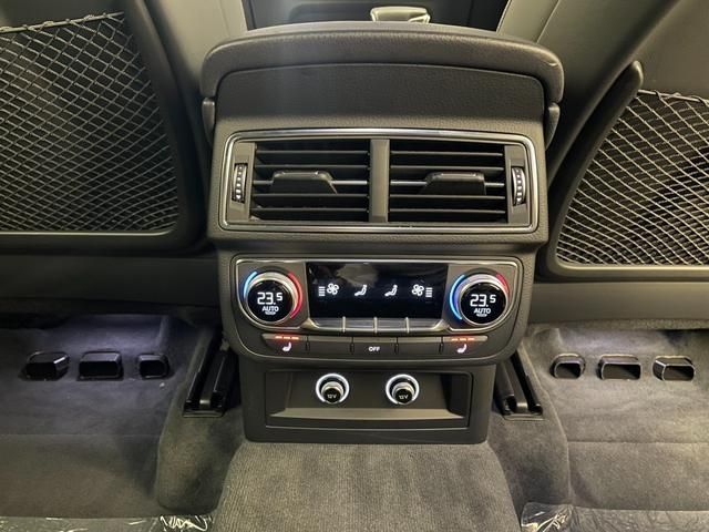 Audi Q7 2018-03 11065-16