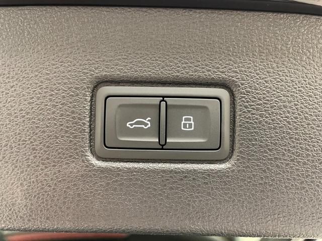Audi Q7 2018-03 11065-17
