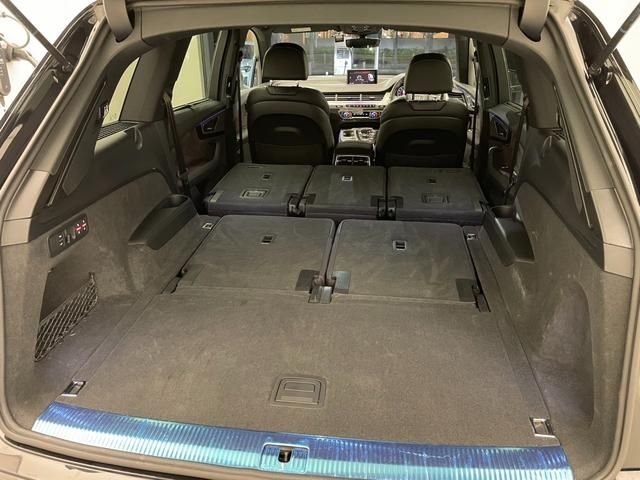 Audi Q7 2018-03 11065-18