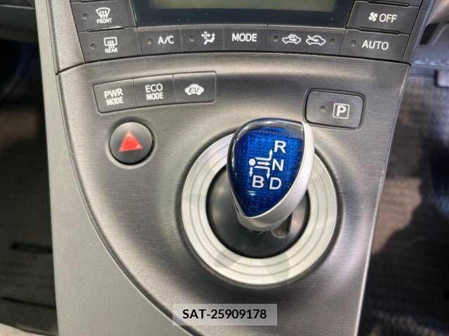 Toyota PRIUS 2010-02 321968-19