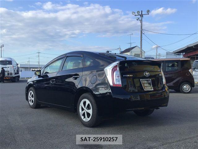 Toyota PRIUS 2015-06 322067-5