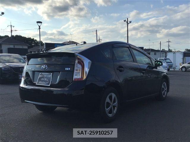 Toyota PRIUS 2015-06 322067-4