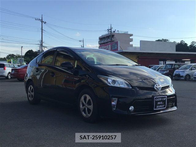 Toyota PRIUS 2015-06 322067-1