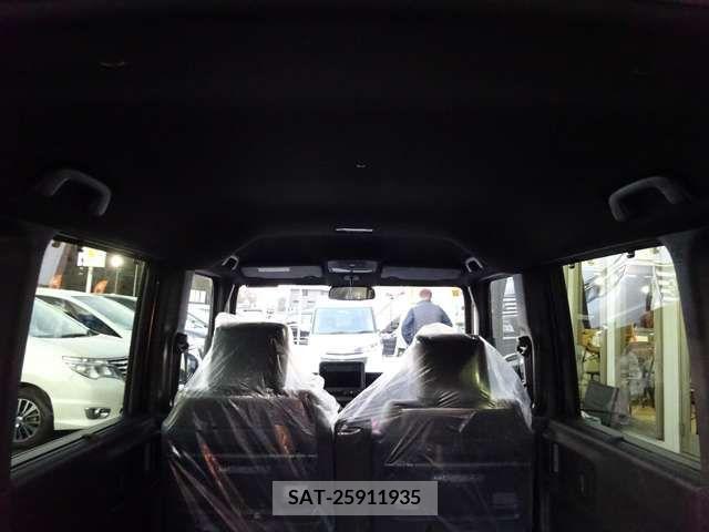 Honda N BOX CUSTOM 2023-10 208779-15