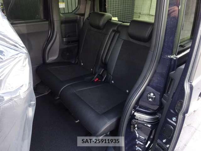 Honda N BOX CUSTOM 2023-10 208779-12